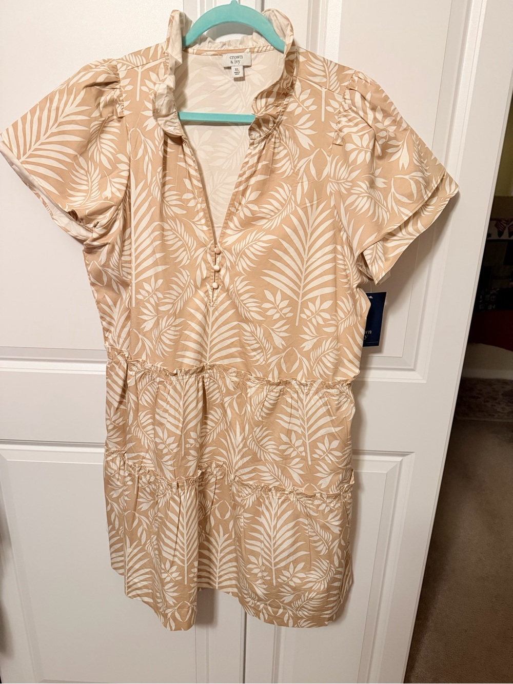 crown & ivy Beige and White Leaf Print Midi Dress